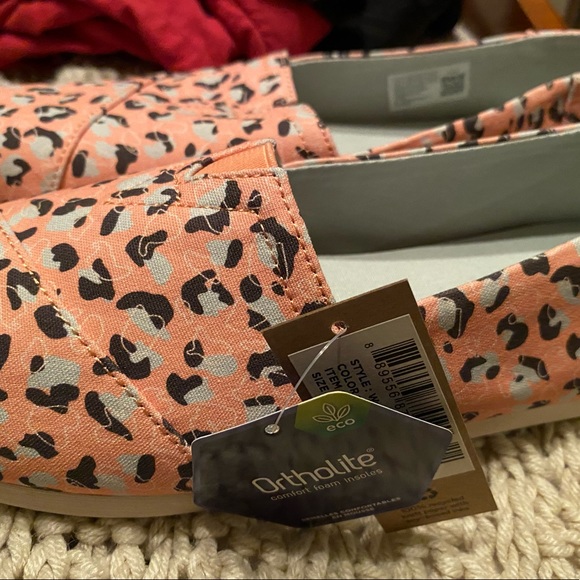 Toms slip ons new with tags! - Picture 2 of 3